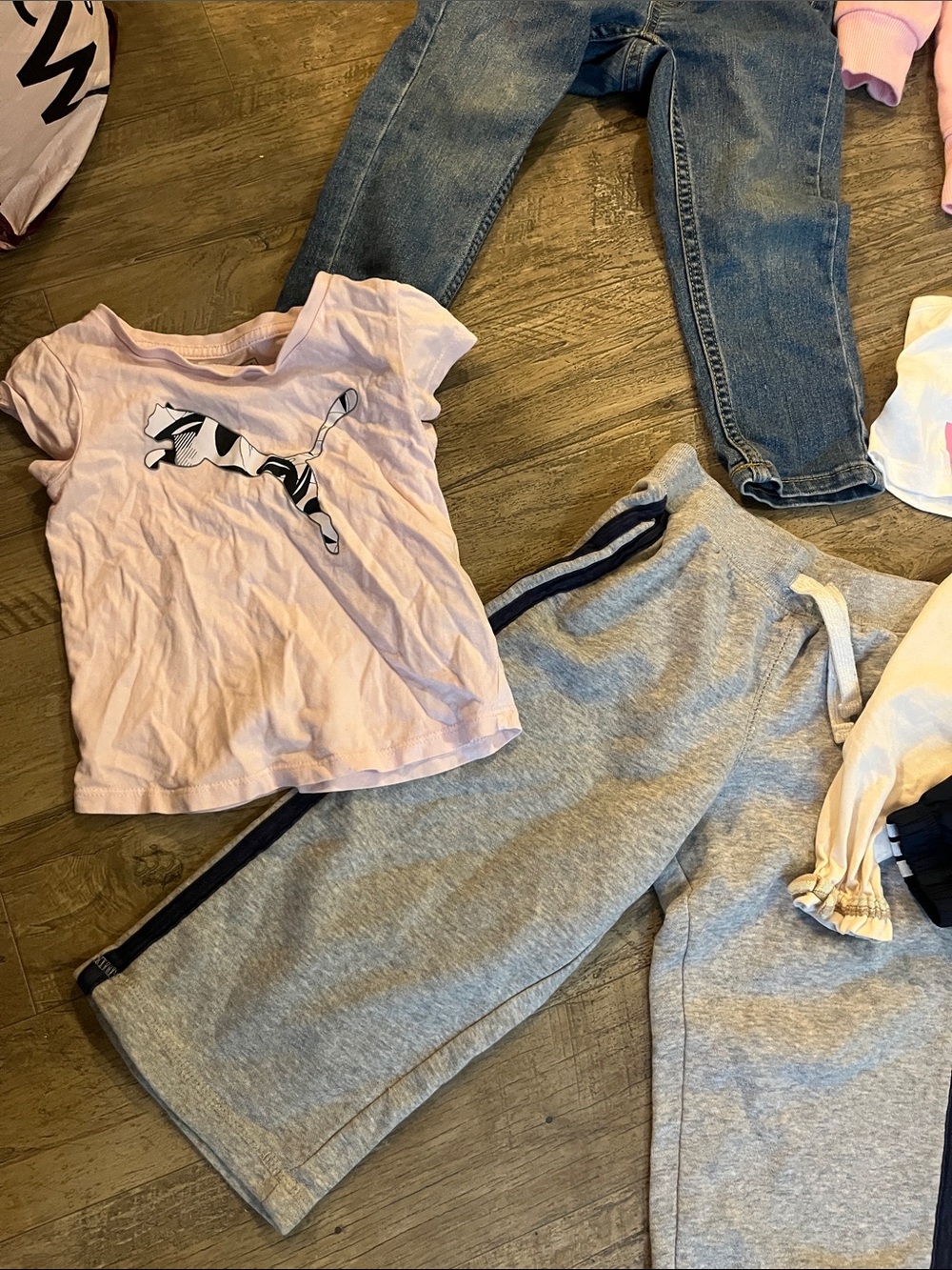 Kids 9 items - Picture 2 of 9